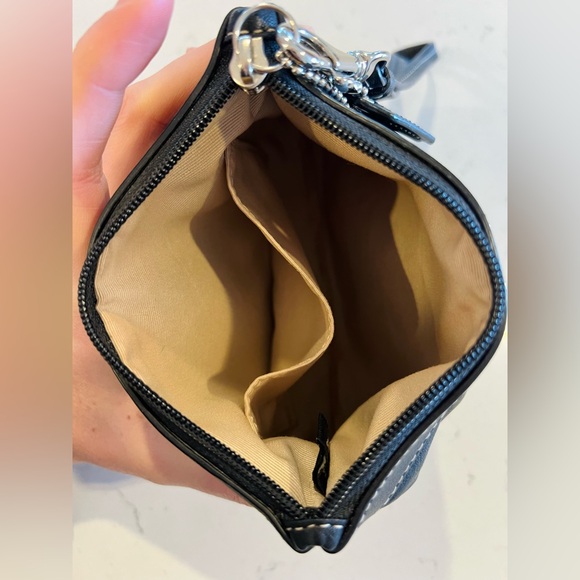 Coach wristlet - Picture 4 of 4